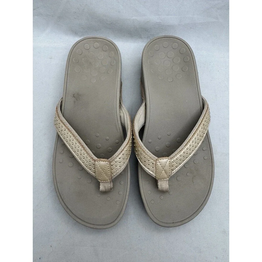 Vionic Pacific Kehoe Leather Sandals Gold Stud Thong Wedge Flip Flops Size 8 - Picture 2 of 5